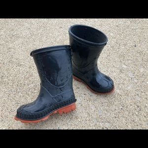 Toddler size 5 rain/muck boots